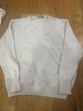 Brandy Melville Light Gray Crewneck Sweater